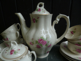 Koffie servies Chodziez met roze roosjes