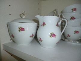 Melkkannetje Seltmann Weiden Marie Luise met roze/rode roosjes