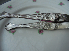 Brocante suikerklontjes tang met roosjes, zilverkleurig