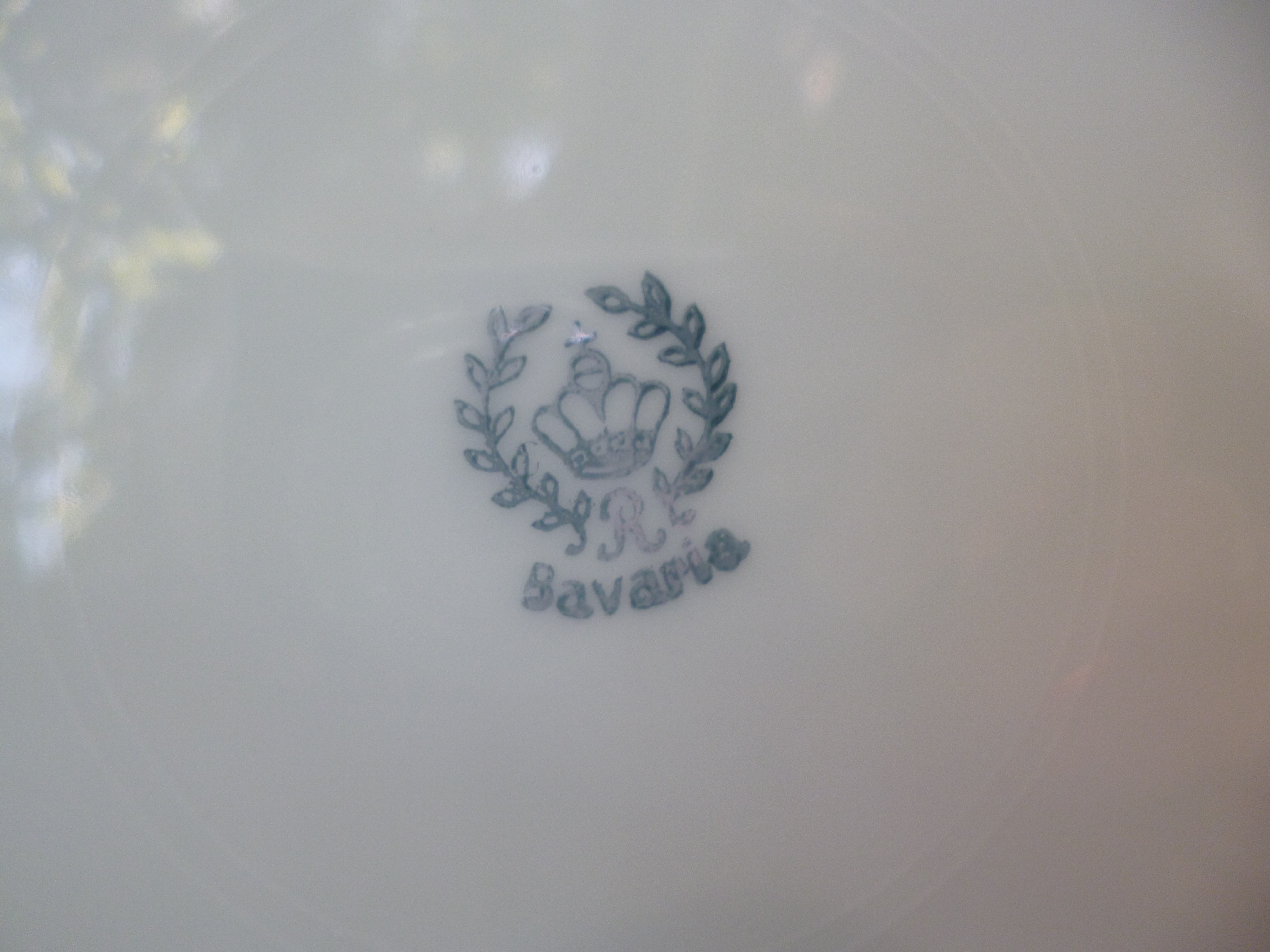 Gebakschaal Bavaria R met roze/rode roosjes