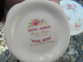 Roomstel Royal Albert Moss Rose met roze roosjes