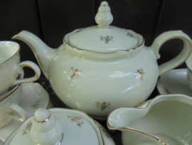 Dinerservies Bavaria W "Windsor" met gouden roosjes en sierlijk randje