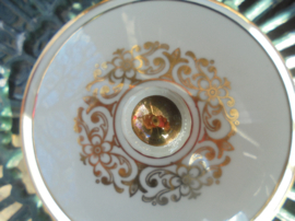 Botervloot Elfenbein Bavaria roomwit met gouddecoraties