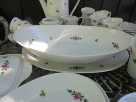 kop en schotel Winterling Marktleuthen met roze roosjes en groen takje
