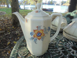 Hoge Art Deco Theepot Mosa met geel/oranje/blauwe bloem