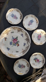 Petit Foursetje Bavaria met roze roosjes / bloemetjes en goud