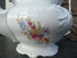 Theeservies Wawel met bloemboeket roze roos/paars bloemetje