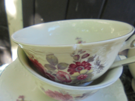 Koffieservies MOSA groot bloemboeket met roze pioen roos en geel bloemetje