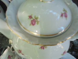 Romantische koffiepot Bareuther Bavaria met roze/rode roosjes
