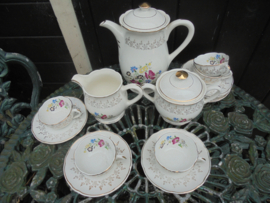 Frans Koffieservies met bloemboeketjes