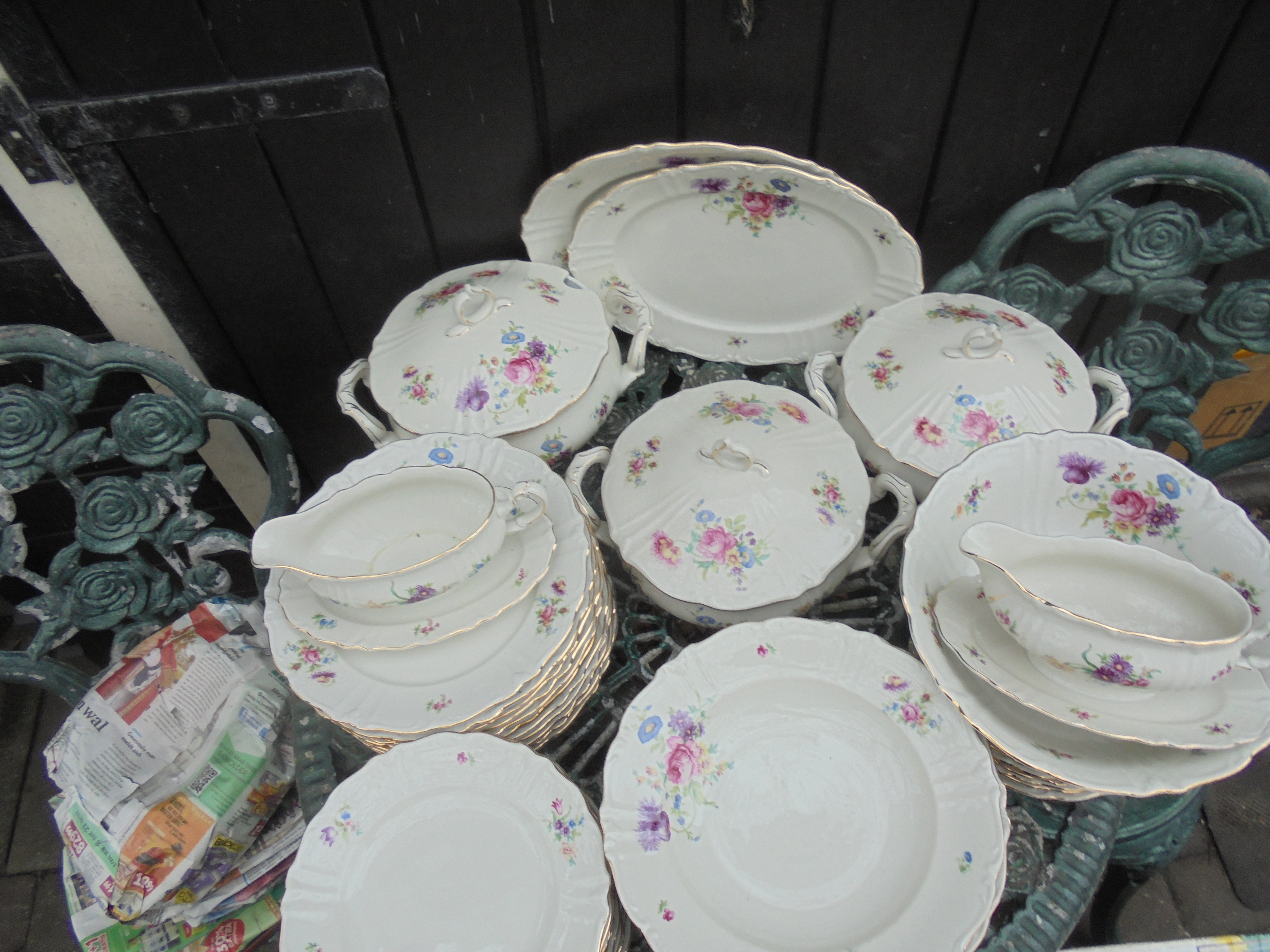 Dinerservies Titania Barok met bloemboeketten / roze pioen roos