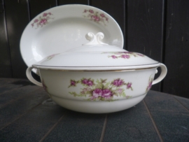 Dinerservies met dubbele roze roosjes en kruloortjes P. Regout