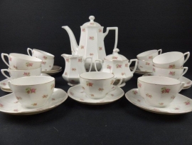 12 persoons Victoria Art Deco Koffieservies met roze roosjes