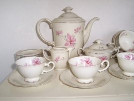 Koffieservies Koeningszult Bavaria met grote roze Iris