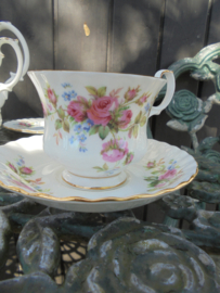 Heren Kop en schotel Royal Albert Moss Rose met roze roosjes