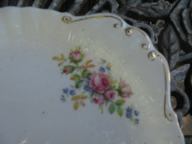 Kleine Gebakschaal Royal Albert Moss Rose met roze roosjes