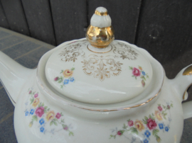 Theepot Winterling Marktleuthen met roze en gele roosjes guirlandertjes