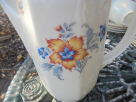 Hoge Art Deco Theepot Mosa met geel/oranje/blauwe bloem