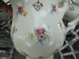 Koffieservies Mitterteich Bavaria met bloemboeket met oa roze roosjes 12 persoons