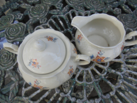 Theeservies MOSA met geel en blauwe bloem en eikeltjes knop