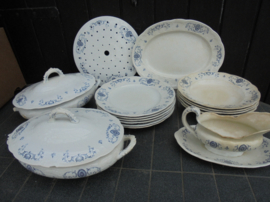 DEEL Dinerservies P. Regout Medaillon met blauw decor