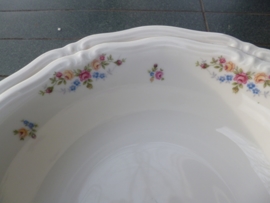Diepe ronde kom / Saladeschaal Winterling Marktleuthen Windsor met roze en gele roosjes guirlandertjes