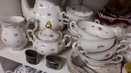 Koffieservies Mitterteich Bavaria met roze knop roosjes 8 persoons