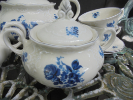 6 persoons Theeservies MOSA met blauw bloemboeket en blauw/grijs randje