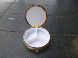 Pillendoosje met romantische afbeelding