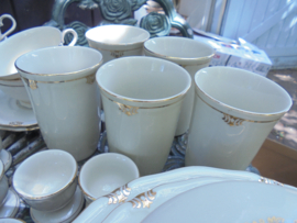 ZELDZAAM!! Melkbeker Winterling Marktleuthen Bavaria Windsor ELiTE room met gouddecor / randje