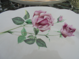 Ovale vleesschaal Bohemia met grote roze roos