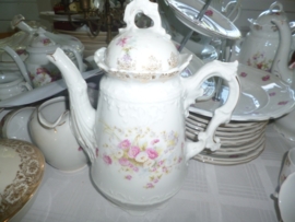 Koffiepot Brussels Porselein met paarse sering en witte astertjes