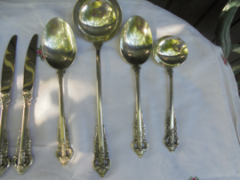 Uitzonderlijk mooi verzilverde Soeplepel / sleef SOLA Elite Florence 22 delen!