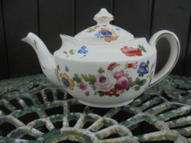 Aparte ovale Engelse Theepot met groot bloemboeket / roze roos "The Old English"