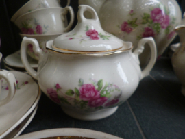 Koffie servies Chodziez met roze roosjes
