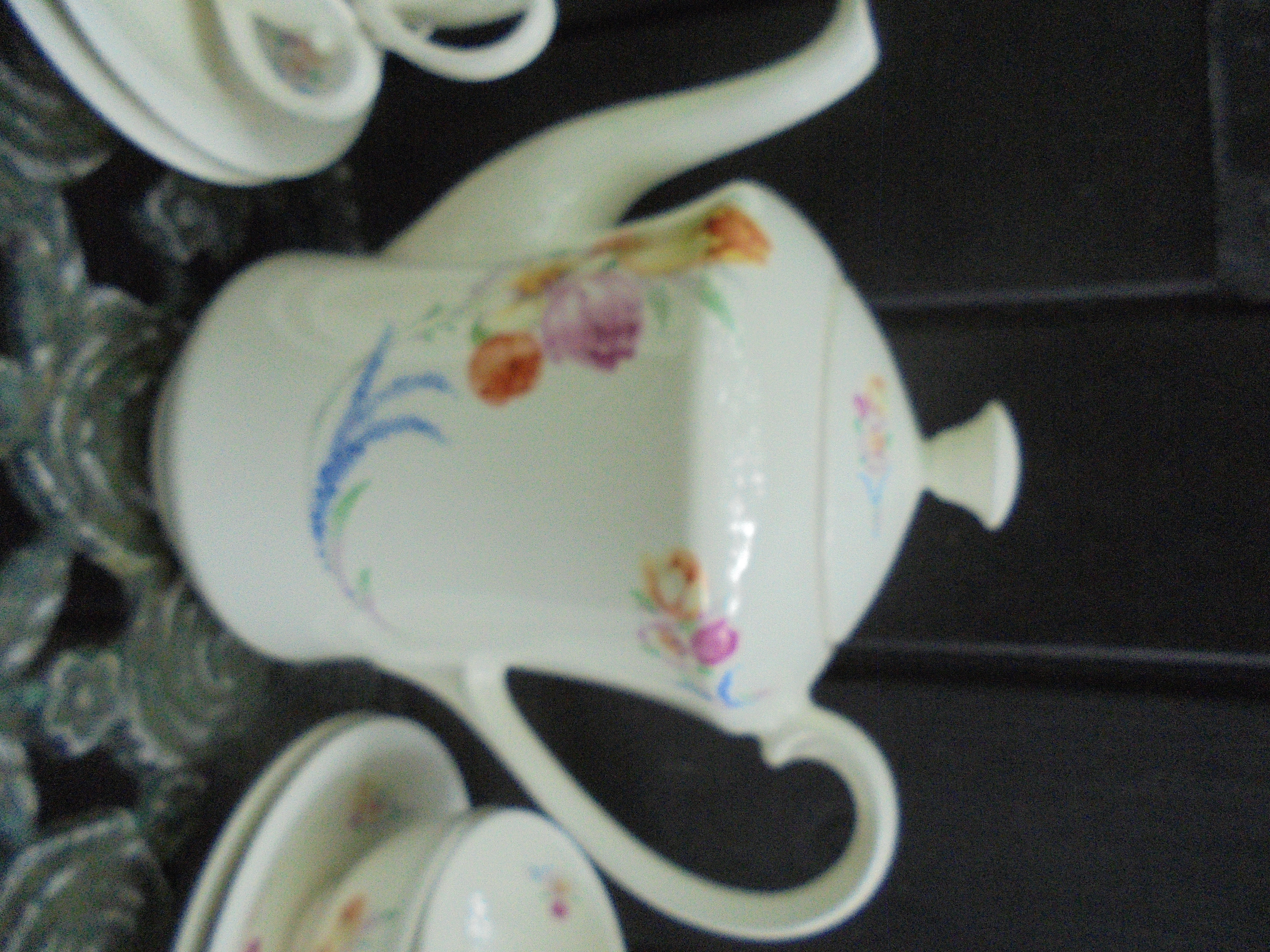 Koffie / Theeservies MOSA met bloemboeket met oa. roze en gele tulp