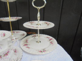 2 laags etagere Royal Albert Theepot "Lavender Rose" met roze roosjes