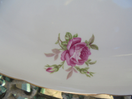 Vleeswarenschaaltje Bohemia met grote roze pioen roos