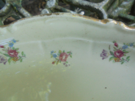 Brood/vleesschaal J.G. & Z.H. met bloemboeketjes / roze roosjes dikke gouden rand