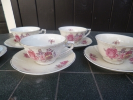 Kop en schotel MOSA met roze bloemboeket / grijze rand