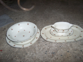 Dinerservies Zeh Scherzer  Bavaria "Rose" met roze/rode roosjes