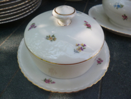 Botervloot Winterling Marktleuthen (Rosemary) vol strooibloemetjes met oa. roze roosjes