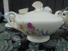 Roomstel MOSA met bloemboeket met oa. roze en gele tulp en pauwenstaart knop