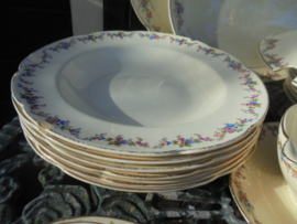 Dinerservies Plazuid (Holland) met lieve bloemetjes / roze roosjes en gouden bies