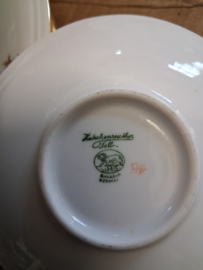Petit four schaaltje Hutschenreuther Bavaria met rand van roze roosjes