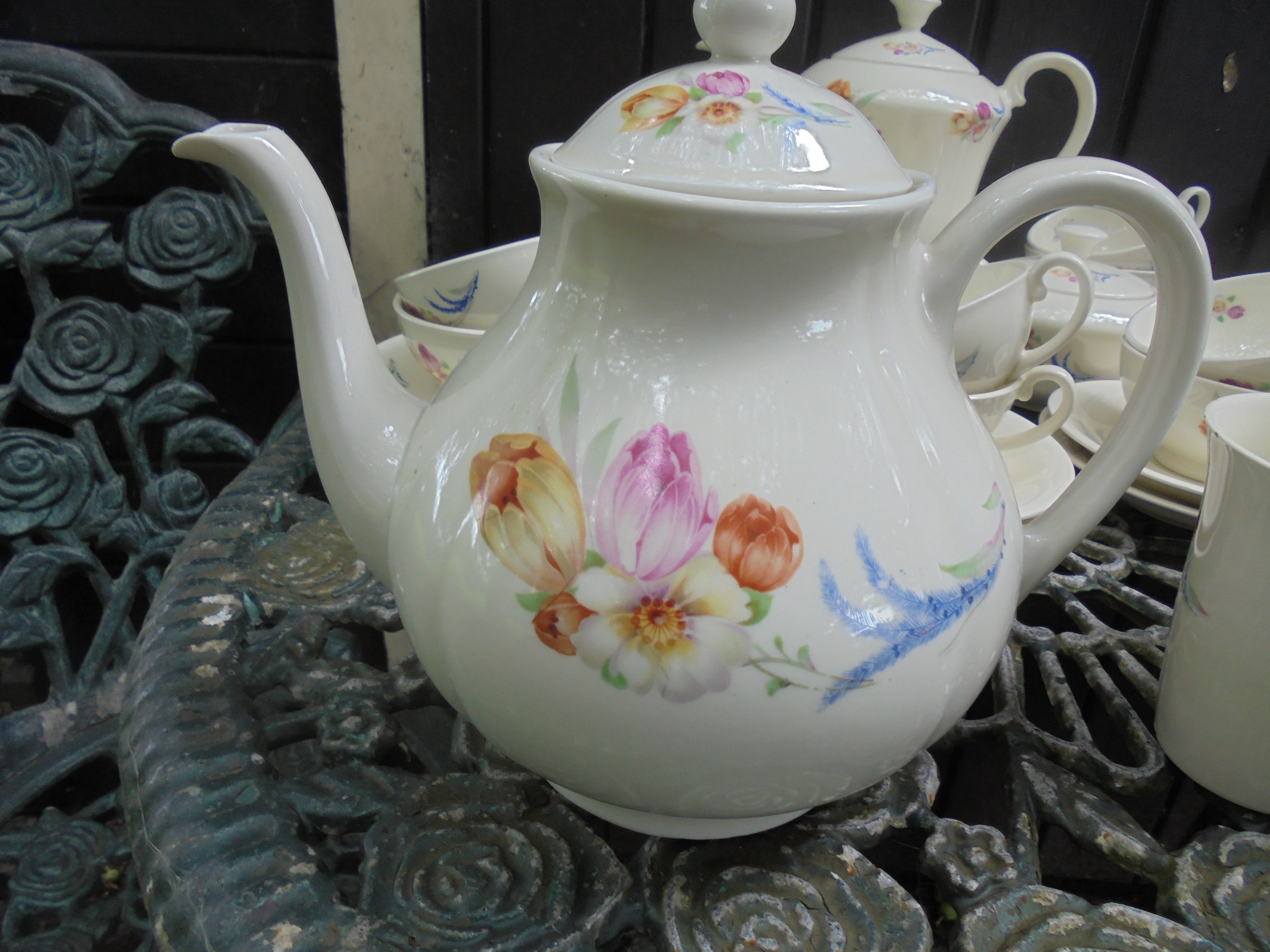 Melk- / Waterbeker MOSA met bloemboeket met oa. roze en gele tulp
