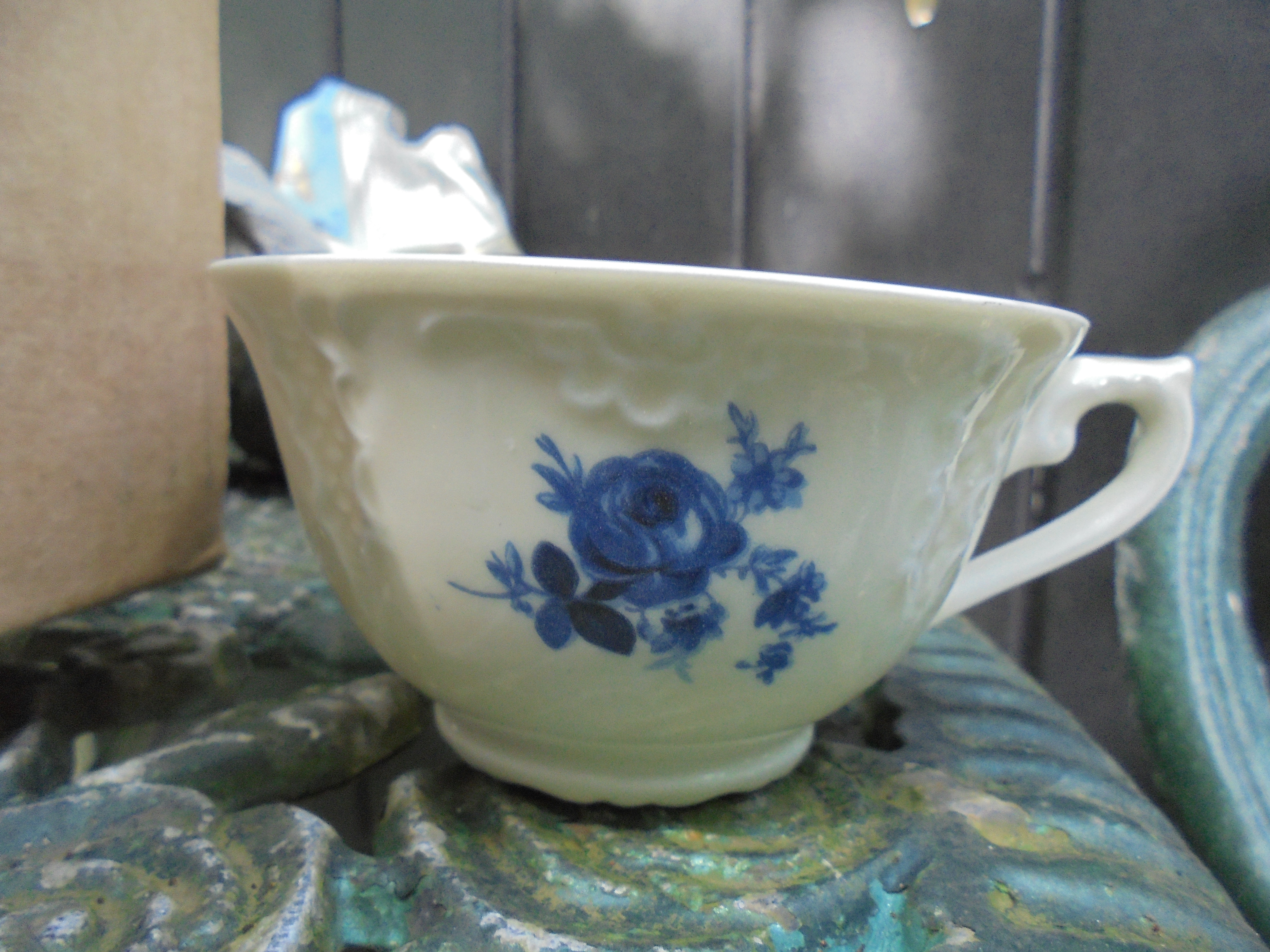 Kop en schotel MOSA met blauw bloemboeket