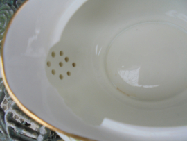 Aparte ovale Engelse Theepot met groot bloemboeket / roze roos "The Old English"