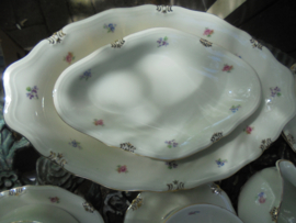 Broodschaal Bavaria W (Winterling) Windsor met kleine strooi bloemetjes / roze roosjes