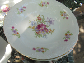 Dinerservies Wawel met bloemboeket: roze roos/paars bloemetje